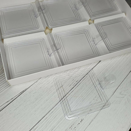 Подложка для пирожных пластиковая квадратная с держателем