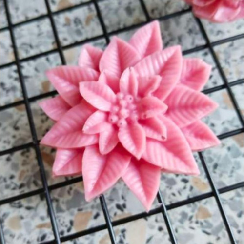 Молд силиконовый "Многолистник" 6,3х6,3х1,7 см - идеальный выбор для создания объемных украшений из мастики, марципана и шоколада