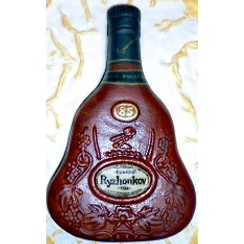 Вырубка для теста и мастики "Виски Хеннеси", 10 см - идеальный инструмент для кондитеров